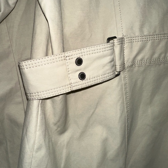 Eddie Bauer Vintage Beige and Yellow Women's Rain Jacket size XL - Picture 8 of 13